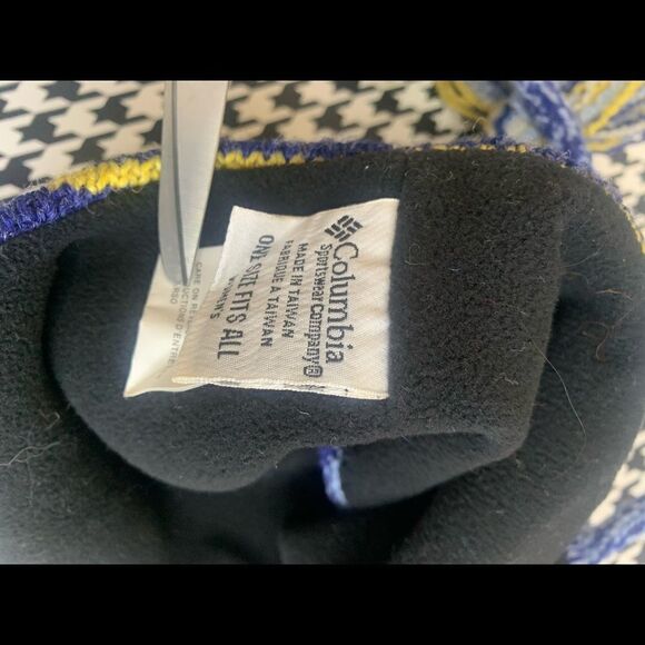 Columbia striped beanie EUC - Picture 5 of 5